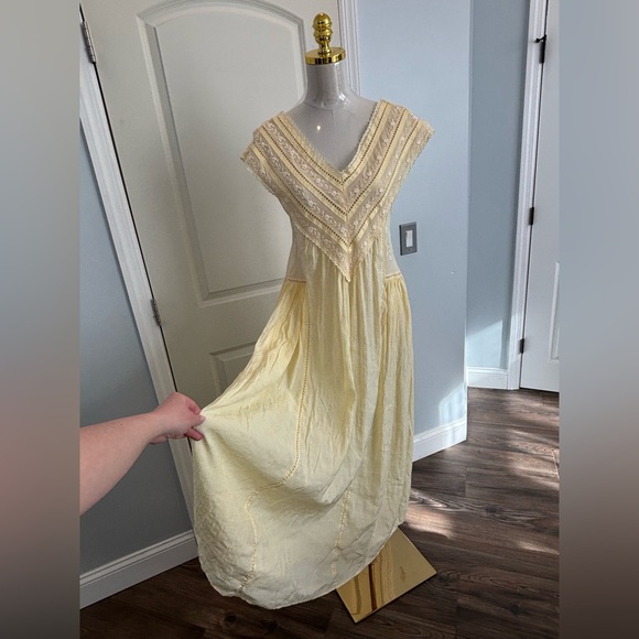 Zara ZW Collection embroidered pleated maxi dress butter yellow - Picture 9 of 16